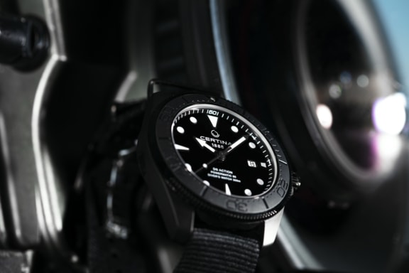 A Look at the Hamilton Khaki Navy Black PVD Watch | News | Jura Watches